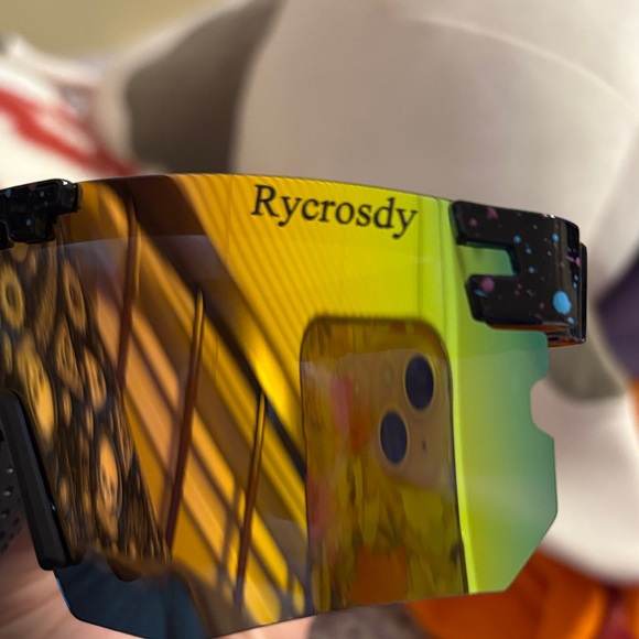 Rainbow Sports Glasses - Picture 2 of 3